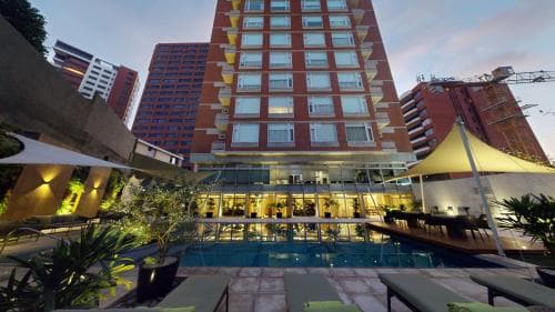 Control de acceso en edificio corporativo