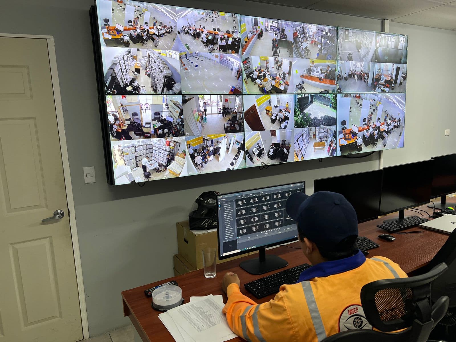 Centro de monitoreo profesional de seguridad electrónica DISEP
